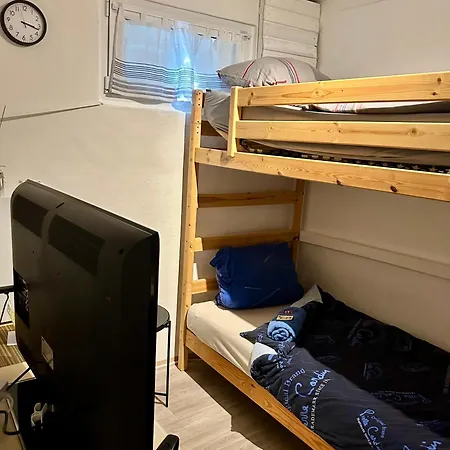 Deine Pension, Double Room P1, 1-2 Beds, 10Qm, Check-In 4Pm - 5Am 克雷格林根