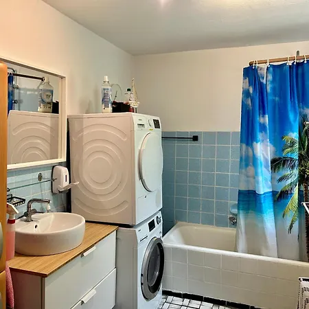 Deine Pension, Double P1, 1-2 Beds, 10qm, Check-in 4pm - 5am 招待所 *