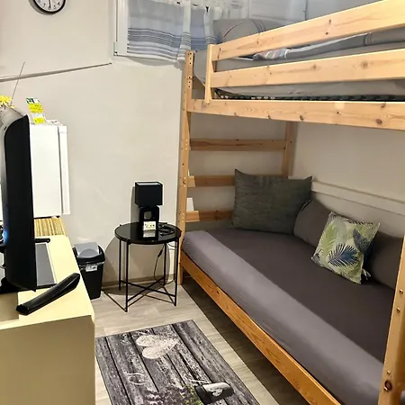 Deine Pension, Double Room P1, 1-2 Beds, 10Qm, Check-In 4Pm - 5Am