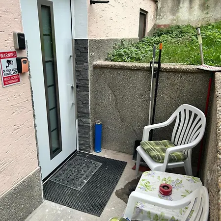 Deine Pension, Double P1, 1-2 Beds, 10qm, Check-in 4pm - 5am Pensión